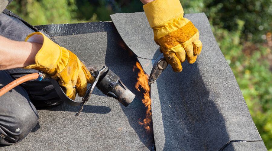 Expert Emergency Roof Repairs services in Reseda, CA